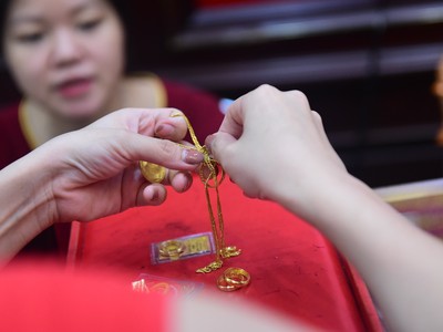 Giá vàng chiều nay ngày 27/7: Đà tăng chưa dừng lại, giá vàng áp sát mốc 57 triệu đồng/lượng