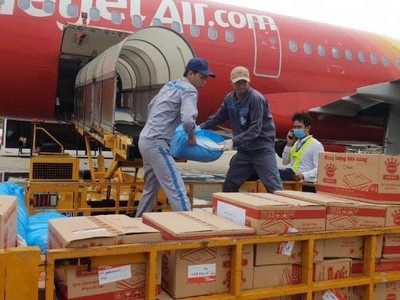 Chung tay hướng về miền Trung, Vietjet đóng góp 10.000 đồng ủng hộ trên mỗi vé bán ra