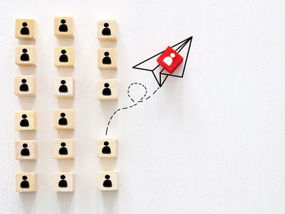 Thị trường tài chính 24h: Cơ hội tích lũy cổ phiếu