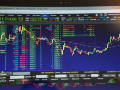 Cơ hội cuối năm với cổ phiếu bán lẻ công nghệ