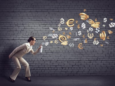 Top 10 cổ phiếu tăng/giảm mạnh nhất tuần: Tân binh VPL rực sáng