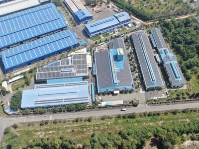 Một cổ phiếu “họ” Louis bị phạt do lỗi không công bố thông tin