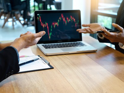 Phiên giao dịch sáng 15/10: Thị trường rung lắc, thị trường tiếp tục điều chỉnh 