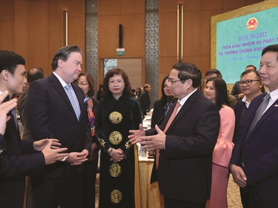 Thủ tướng Chính phủ Phạm Minh Chính dự Hội nghị ngành chứng khoán đầu năm 2024 với những chỉ đạo rất cụ thể, quyết liệt về lộ trình nâng hạng thị trường.