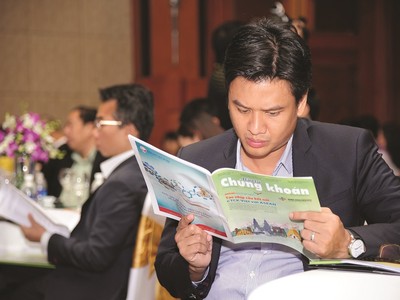 Báo Đầu tư Chứng khoán là một trong những ấn phẩm báo chí tài chính chuyên sâu tại Việt Nam.