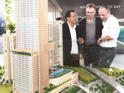 Khối ngoại hào hứng