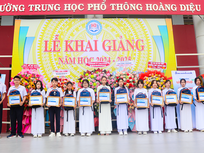 Sacombank dành hơn 11 tỷ đồng trao học bổng "Ươm mầm cho những ước mơ"