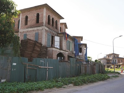 Giá đất tại một số huyện vùng ven Hà Nội tăng bất thường sau các phiên đấu giá đất.