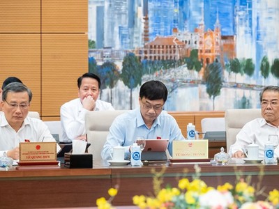 Phiên họp chiều 7/10 của Ủy ban Thường vụ Quốc hội.