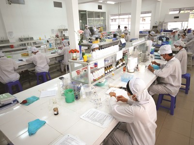 Ngành dược Việt Nam có triển vọng tăng trưởng bền vững nhờ dân số đông và xu hướng già hóa dân số