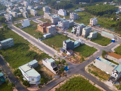 Đất phân lô, bán nền. Ảnh: Lê Toàn.