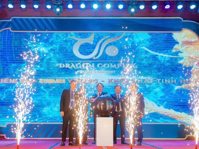 Các đại biểu thực hiện nghi lễ mở bán dự án Dragon Complex.