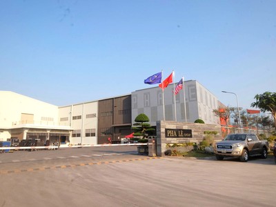 Pha Lê vừa đưa vào vận hành Nhà máy sản xuất sàn đá công nghệ SPC tại Hải Phòng.