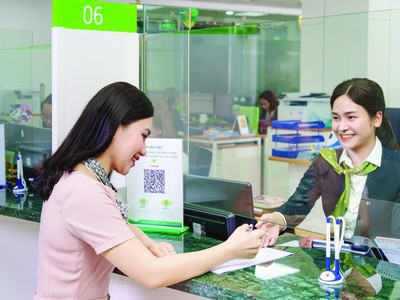 VCBS phối hợp với ngân hàng mẹ Vietcombank phát triển nhiều sản phẩm và dịch vụ tích hợp cho khách hàng.