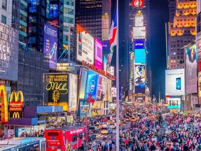 Một góc Quảng trường Thời Đại tại New York – thành phố sôi động bậc nhất thế giới.