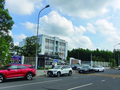 Nhà đầu tư từ khắp nơi đổ về Nhơn Trạch tìm kiếm cơ hội. Ảnh: Lê Toàn.