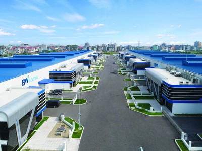 Các khu công nghiệp sẽ phải nâng cao chất lượng dịch vụ để tăng khả năng cạnh tranh. Ảnh: Bình Minh.