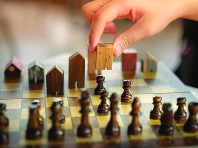 Với giới đầu tư địa ốc, chính sách thuế quan giống như một ván cờ và các nước đi đang được theo dõi sát sao.