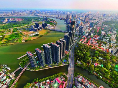 Bất động sản khu vực trung tâm ngày càng hiếm và giá tăng cao. Ảnh: Lê Toàn.