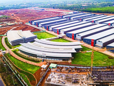 Các khu công nghiệp tại Việt Nam đang theo đuổi mục tiêu công nghệ cao. Ảnh: Lê Toàn.