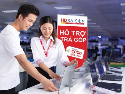 Sinh viên có thể đăng ký vay học phí online dễ dàng qua ứng dụng HD SAISON hoặc tại hơn 26.000 điểm giới thiệu dịch vụ trên toàn quốc.