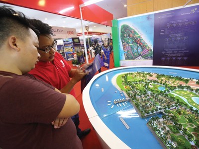 Người làm môi giới là cầu nối giữa chủ đầu tư, sản phẩm và khách hàng. ẢNh: Dũng Minh.