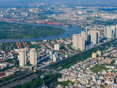 Thị trường bất động sản TP.HCM rất hấp dẫn, nhưng nguồn cung mới ở khu vực trung tâm tiếp tục khan hiếm. Ảnh: Lê Toàn.