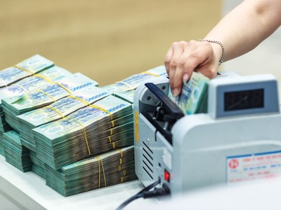 Tiền gửi tiết kiệm tăng tại nhiều ngân hàng.