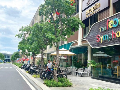 Dãy nhà phố ở Global City của Masterise Home, giá cao nhưng vẫn hút khách. Ảnh: Lê Toàn.