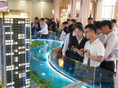 “Giấc mơ an cư” chưa bao giờ dễ dàng với người trẻ. Ảnh: Lê Toàn.