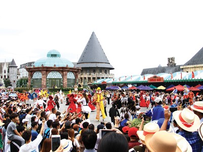 Việt Nam là điểm đến yêu thích của du khách quốc tế. Ảnh: Bình Minh.