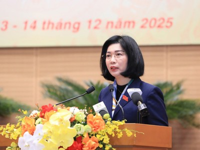 Chủ tịch HĐND TP. Hà Nội Phùng Thị Hồng Hà phát biểu bế mạc kỳ họp thứ 29.