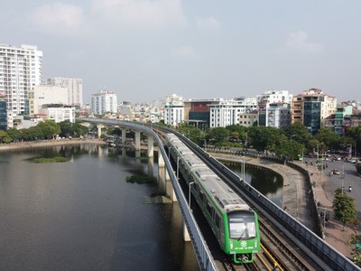 Tuyến metro Cát Linh - Hà Đông đoạn trên cao Nhổn - ga Hà Nội. Ảnh: Dũng Minh.