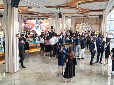Một dự án thu hút khá đông khách hàng trong dịp mở bán đầu năm 2026. Ảnh: Lê Toàn.