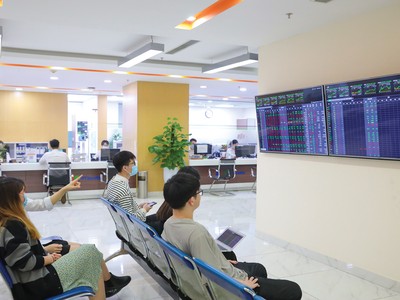 Nhà đầu tư dùng margin nhiều hơn, nhưng vẫn giữ lại lượng tiền mặt lớn. Đây là dấu hiệu của sự chủ động, chứ không phải liều lĩnh.