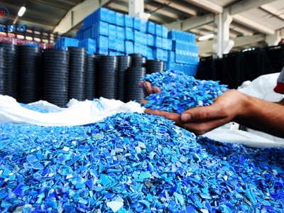 Khoảng cách giữa thiết kế chính sách và thực tế thị trường tái chế tại Việt Nam vẫn khá rõ rệt, trong khi năng lực giám sát và hệ thống dữ liệu phục vụ minh bạch hóa việc thực hiện EPR vẫn đang trong quá trình hoàn thiện.