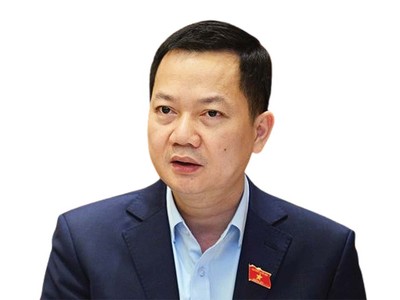 Ông Trịnh Xuân An, Ủy viên là đại biểu hoạt động chuyên trách của Ủy ban Quốc phòng, An ninh và Đối ngoại của Quốc hội.