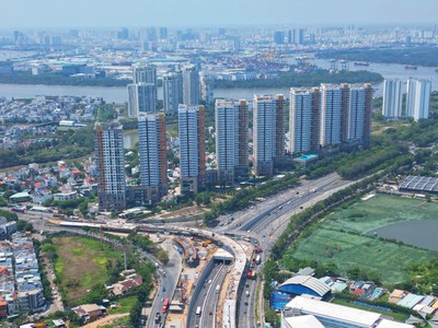 Giá căn hộ tại TP.HCM tiếp tục leo thang. Ảnh: Lê Toàn.