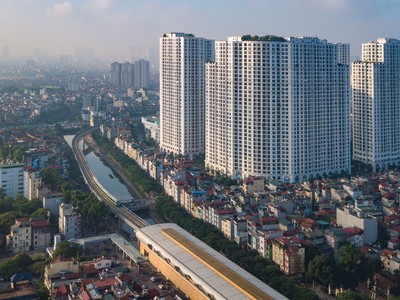 Vùng lõi đô thị cũ hiện đều trong tình trạng quá tải về dân cư, hạ tầng…Ảnh: Dũng Minh.