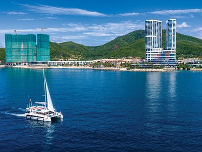 Tổ hợp Alora Nha Trang trong quần thể đô thị biển Libera Nha Trang, với vị trí hướng ra vịnh biển. Ảnh: Việt Dũng.