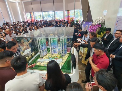 Sức mua thị trường hiện không còn duy trì được sự sôi động như những giai đoạn trước. Ảnh: Lê Toàn.