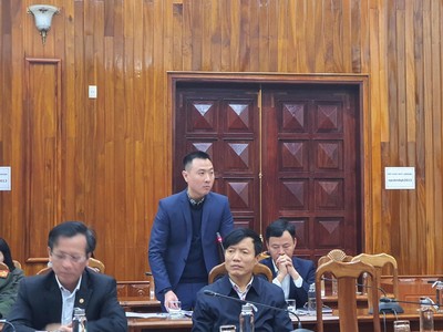 Đại diện Ban quản lý dự án Điện 2- Tập đoàn Điện lực Việt Nam thông tin về sự kiện khởi công dự án Nhà máy nhiệt điện Quảng Trạch I.