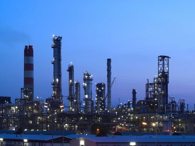 Công nhân lọc dầu của Mỹ bãi công, giá dầu lại chao đảo