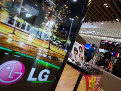 LG hiện sản xuất khoảng 600.000 TV mỗi năm tại Thái Lan (trị giá khoảng 243 triệu USD) với phần lớn vật liệu nhập từ Trung Quốc