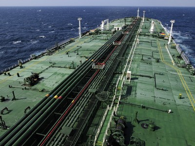 Tàu chở dầu đầu tiên của Iran hướng tới châu Á