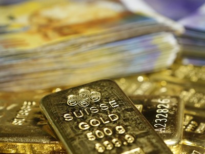 Vàng trong nước bất ngờ leo dốc