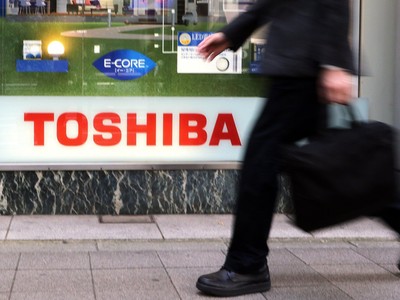 Hậu scandal gian lận tài chính, Toshiba phải bán một phần cho Canon