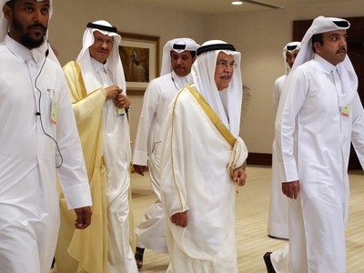 Các quan chức Ả Rập Xê út tiến vào hội nghị tại Doha