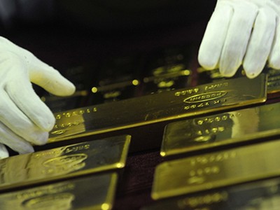 Giá vàng ngày 4/5: Khuất phục trước áp lực chốt lời