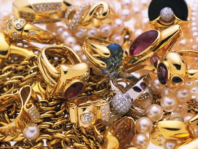 Giá vàng ngày 13/7: Vàng SJC quay lại mức 37 triệu đồng/lượng